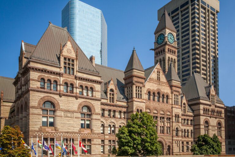 Ayuntamiento, Toronto ON