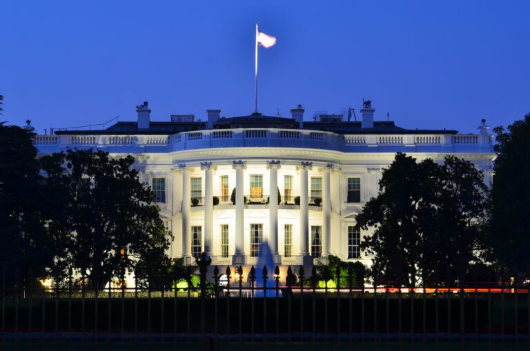 Casa Blanca de noche